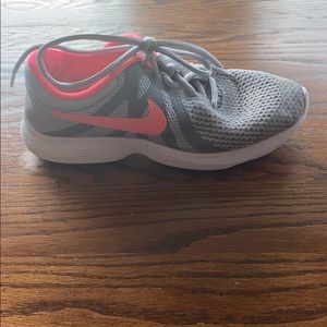 Grey + pink girls 4y gently used removable sole